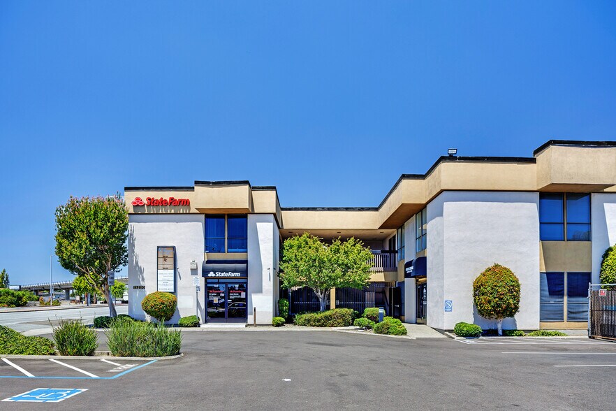 15200 Hesperian Blvd, San Leandro, CA à vendre - Photo de l’immeuble – Image 2 sur 7