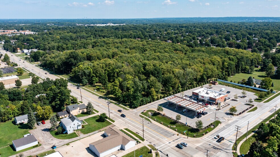 17370 Pearl Rd, Strongsville, OH à vendre - Photo de l’immeuble – Image 3 sur 4