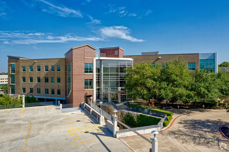 2705 Bee Caves Rd, Austin, TX à louer - Photo de l’immeuble – Image 1 sur 5