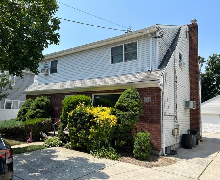 2138 Wantagh Ave, Wantagh, NY à louer Photo de l’immeuble– Image 1 sur 14
