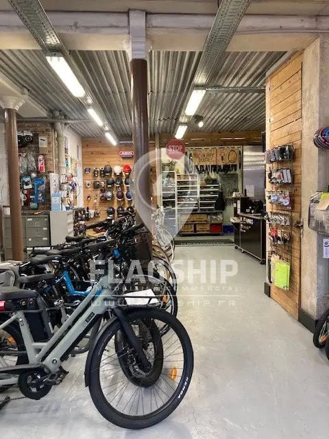 Plus de détails pour Local commercial à louer