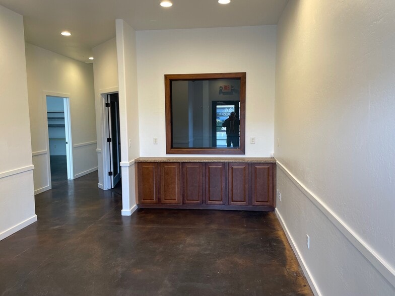 1951 Commerce Center Circle, Prescott, AZ à louer - Photo intérieure – Image 2 sur 26