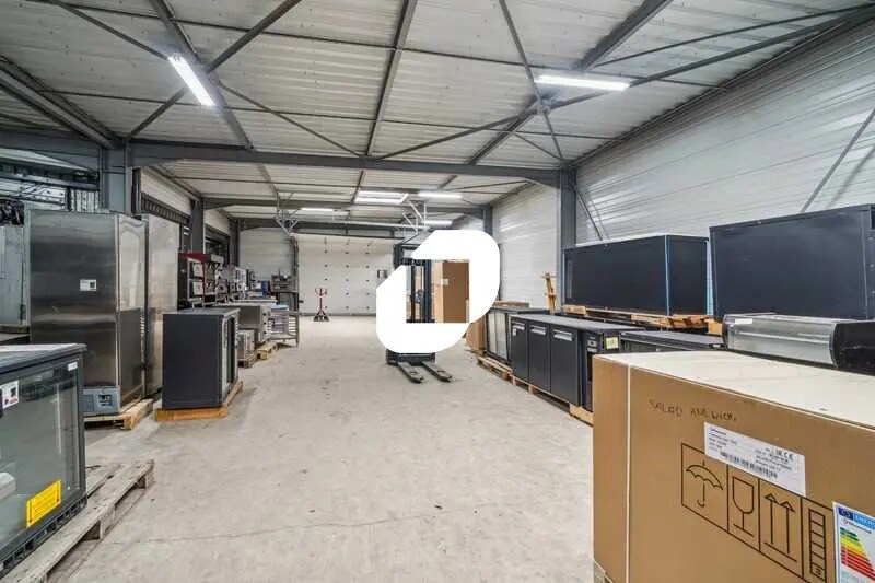 Local d’activités dans Sevran à louer - Photo de l’immeuble – Image 3 sur 10