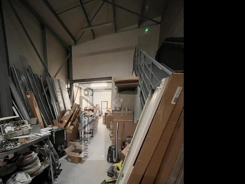 Industriel/Logistique dans Servon à louer - Photo intérieure – Image 2 sur 5