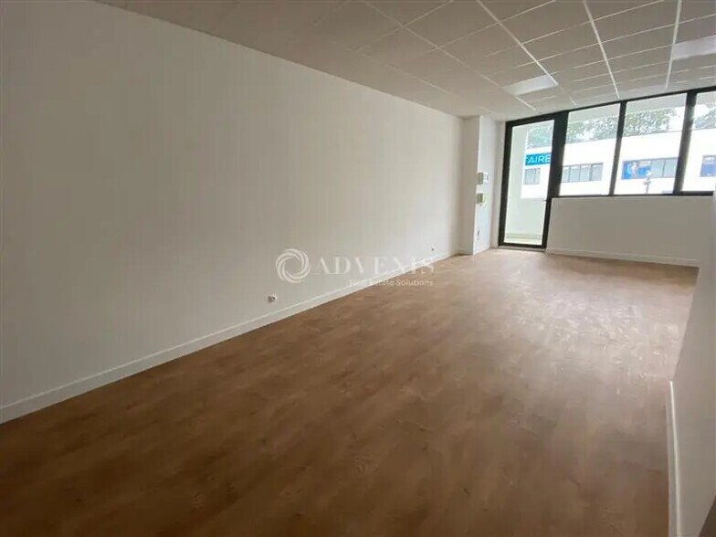 Bureau dans Serris à louer - Photo de l’immeuble – Image 3 sur 5