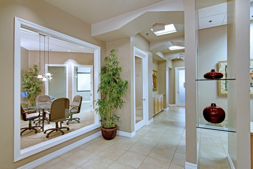 2169 E Warner Rd, Tempe, AZ à vendre - Photo intérieure – Image 3 sur 27