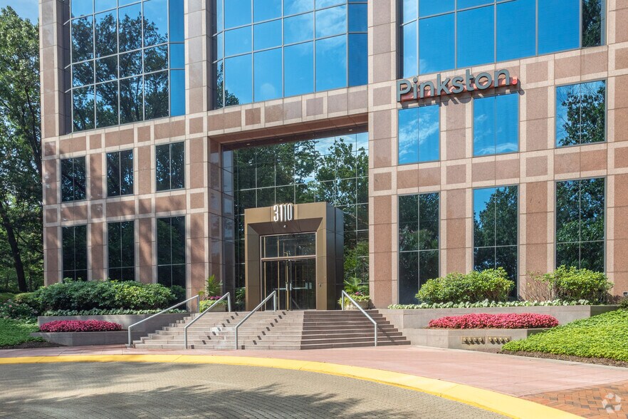 3110 Fairview Park Dr, Falls Church, VA à louer - Photo de l’immeuble – Image 2 sur 8