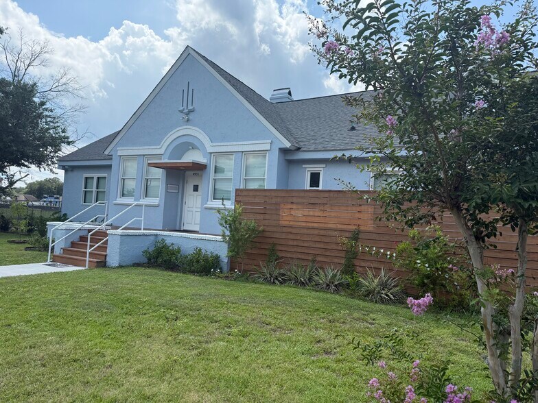 4951 Jenkins Ave, North Charleston, SC à louer - Photo de l’immeuble – Image 2 sur 24