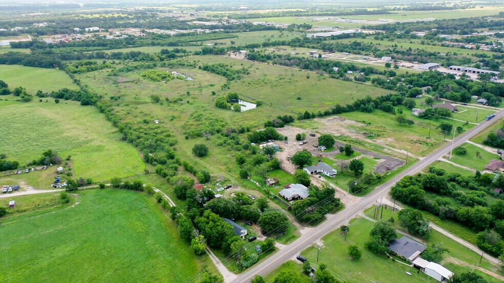 856 Marino Rd, Bryan, TX à vendre - Photo de l’immeuble – Image 3 sur 15