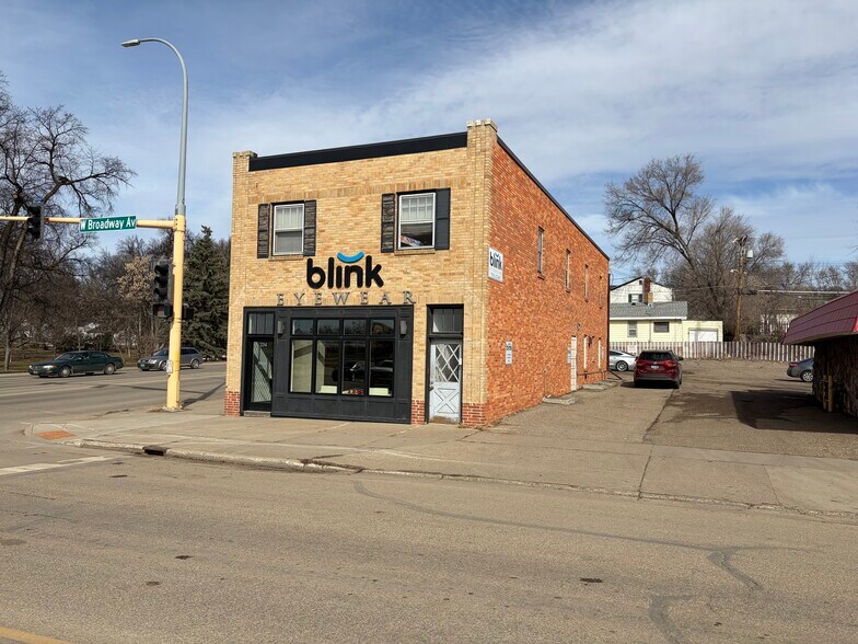 234 W Broadway Ave, Bismarck, ND à vendre - Photo de l’immeuble – Image 2 sur 7