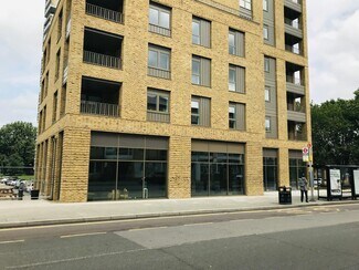 Plus de détails pour 416 Wandsworth Rd, Londres - Local commercial à louer