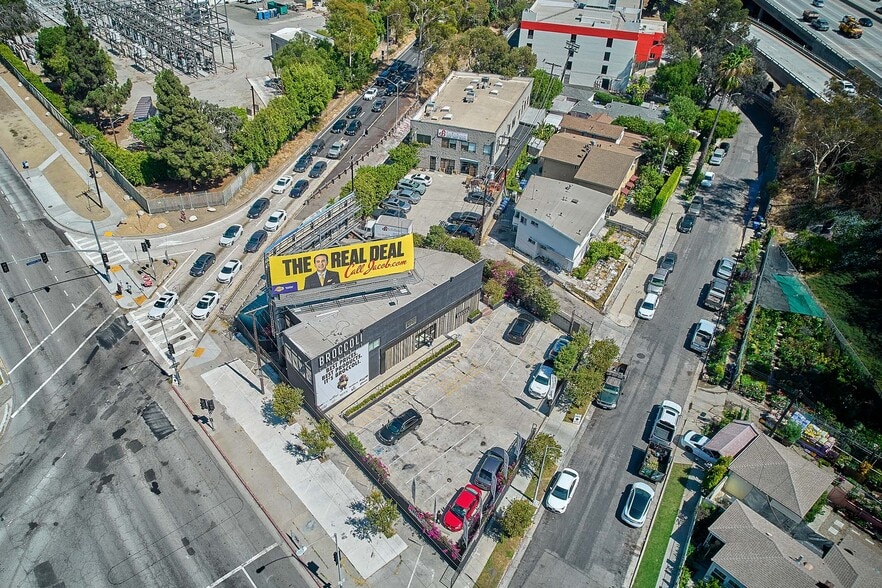 6000 Venice Blvd & 5949 Burchard Dr portefeuille de 2 biens à vendre sur LoopNet.fr - Photo de l’immeuble – Image 3 sur 43