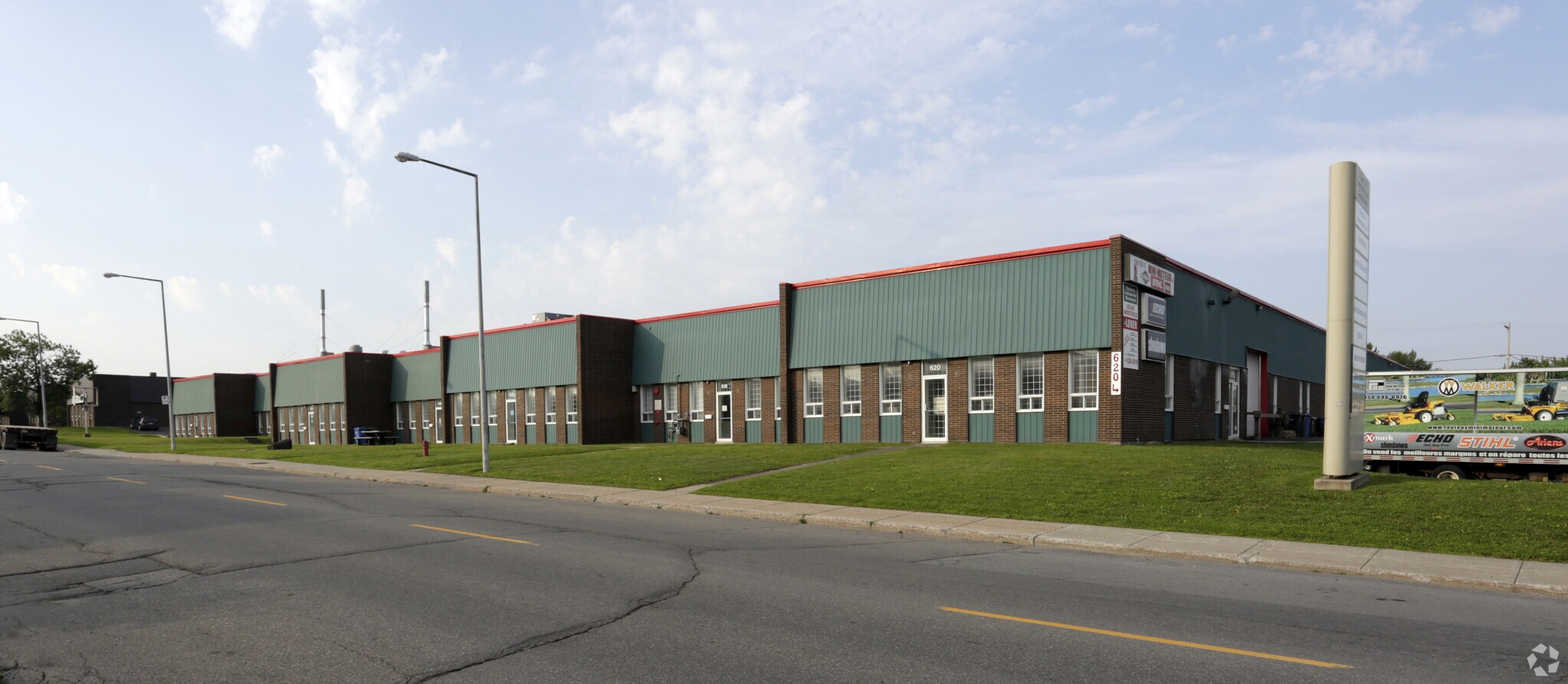610-638 Boul Guimond, Longueuil, QC à louer Photo principale– Image 1 sur 3