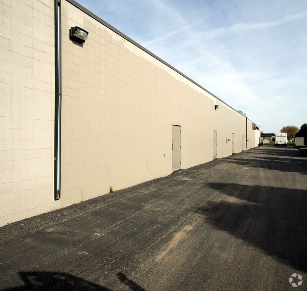 471-497 Marschall Rd, Shakopee, MN à louer - Photo de l’immeuble – Image 2 sur 6