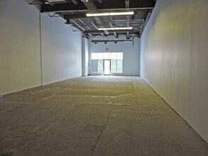 3 Clearview Market Way, Red Deer, AB à louer Photo de l’immeuble– Image 1 sur 2