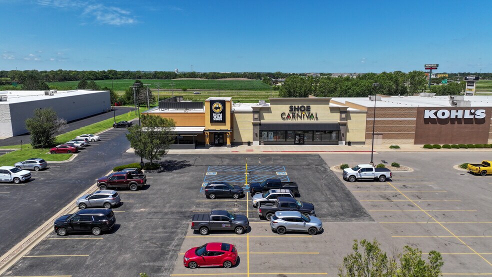 2584 S 9th St, Salina, KS à vendre - Photo de l’immeuble – Image 2 sur 7