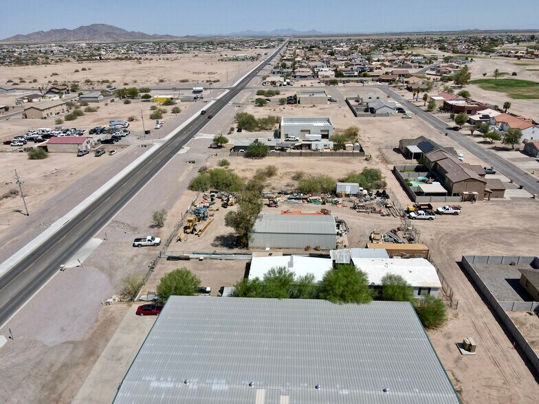 15329 S Sunland Gin Rd, Arizona City, AZ à vendre - Photo de l’immeuble – Image 3 sur 28