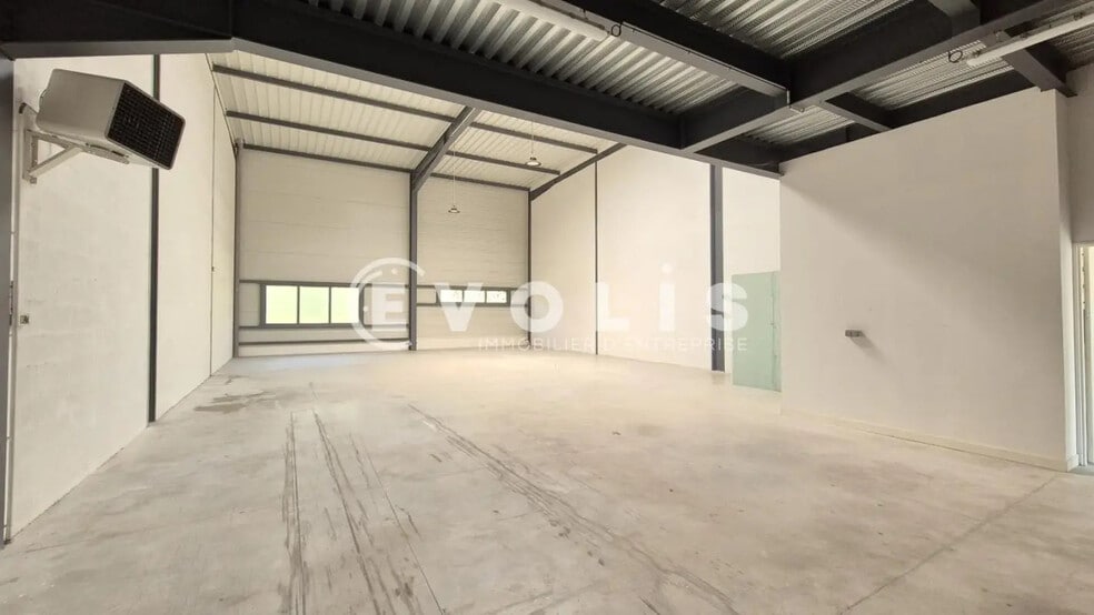 Local d’activités dans Bussy-Saint-Georges à louer - Photo intérieure – Image 2 sur 7