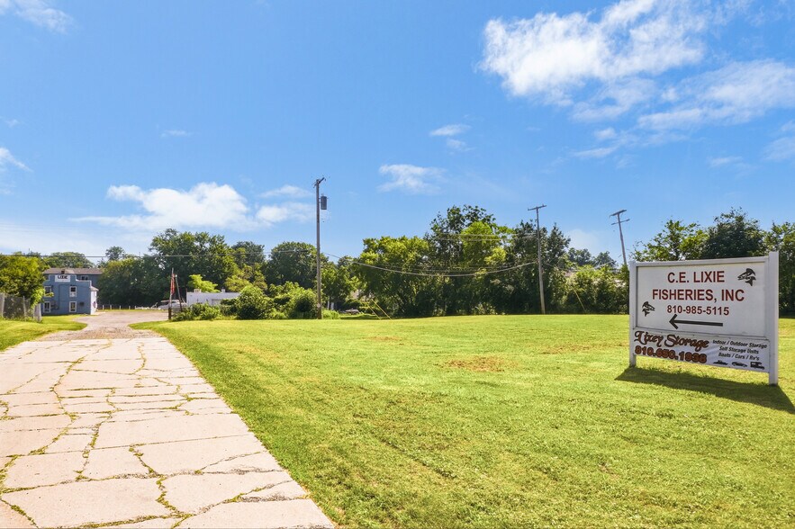 1227 Water St, Port Huron, MI à vendre - Photo de l’immeuble – Image 3 sur 34