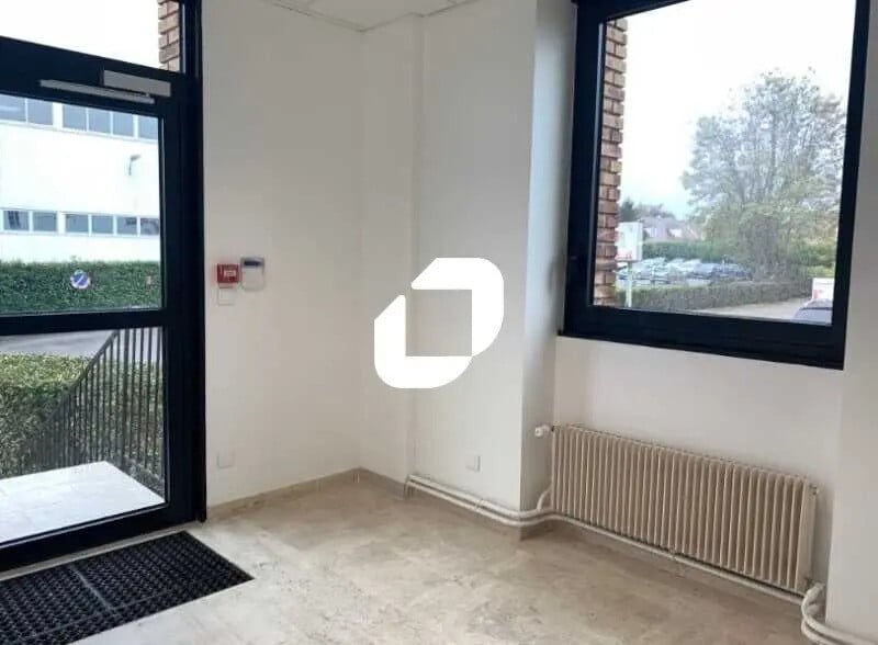 Bureau dans Orgeval à louer - Hall d’entrée – Image 3 sur 4