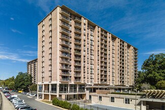 Plus de détails pour 4600 S Four Mile Run Dr, Arlington, VA - Logement à vendre