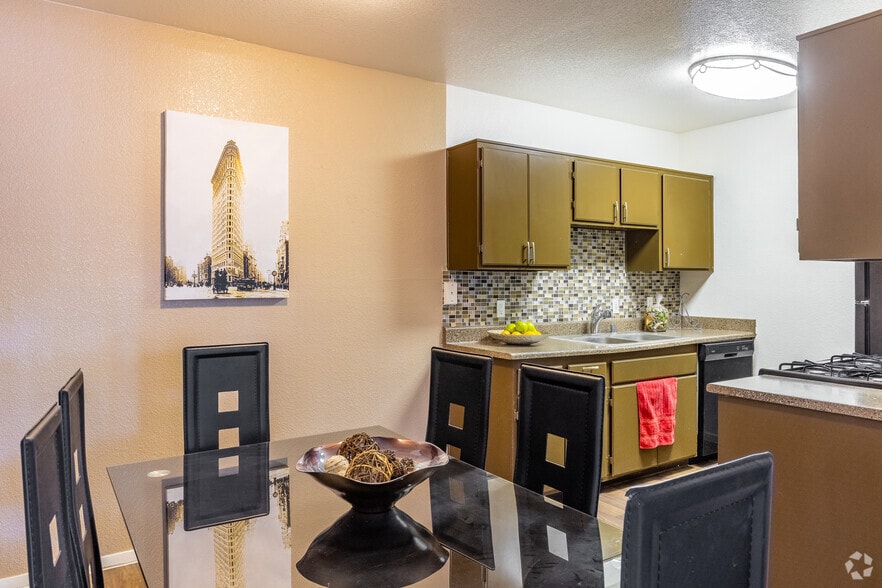 2125 N Las Vegas Blvd, North Las Vegas, NV à louer - Photo intérieure – Image 3 sur 19