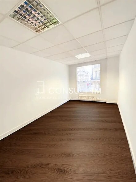 Bureau dans Paris à louer - Photo de l’immeuble – Image 2 sur 9