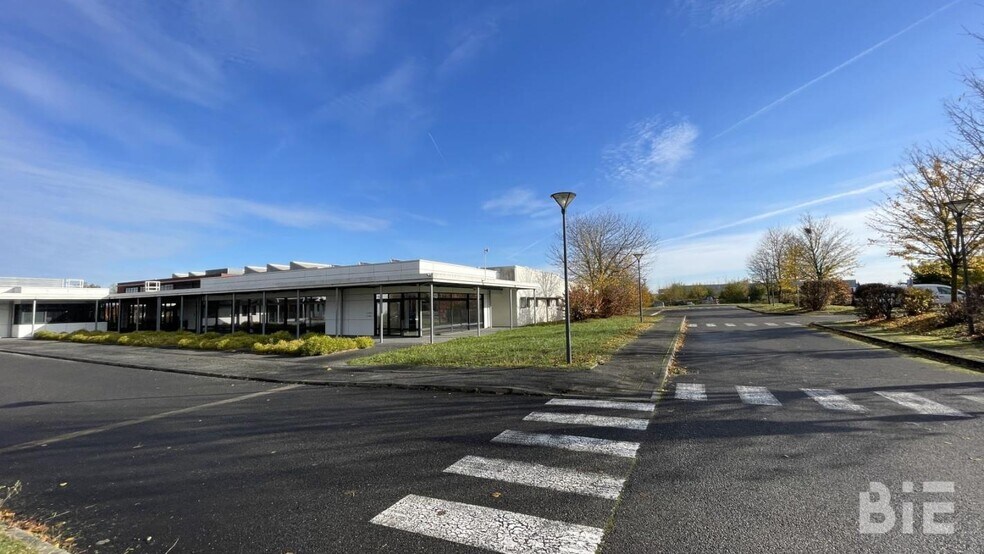 Bureau dans Ibos à vendre - Photo de l’immeuble – Image 2 sur 9