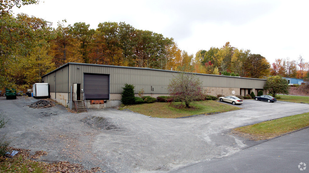 15 Container Dr, Terryville, CT à louer - Photo principale – Image 1 sur 70