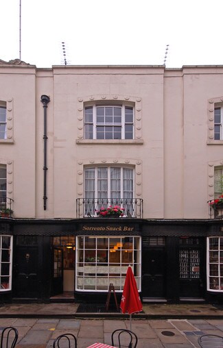 Plus de détails pour 8 Woburn Walk, Londres - Local commercial à louer