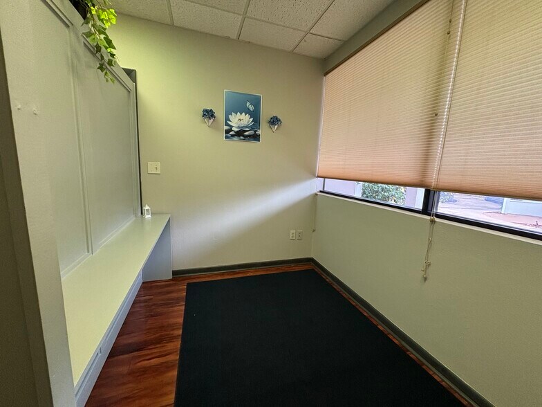 1750 W Broadway, Oviedo, FL à louer - Photo de l’immeuble – Image 3 sur 11