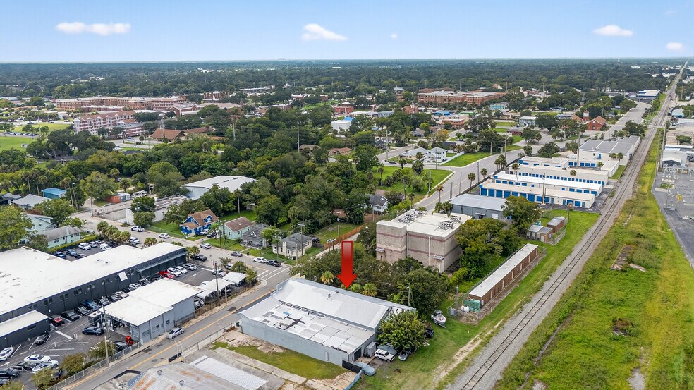 117 N Charles St, Daytona Beach, FL à vendre - Photo de l’immeuble – Image 2 sur 6