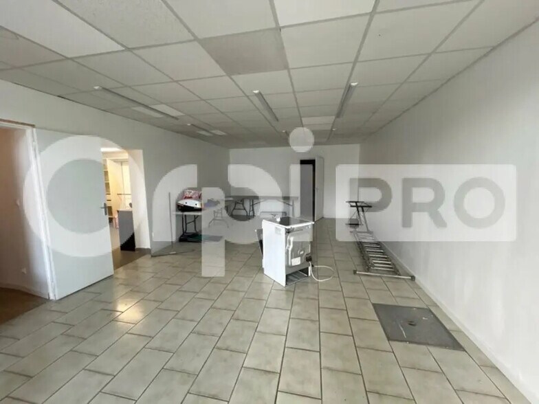 Local commercial dans Beauvais à louer - Photo de l’immeuble – Image 2 sur 6