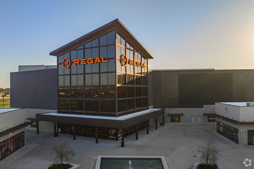 4495 Riley Fuzzel Rd, Spring, TX à louer - Photo de l’immeuble – Image 2 sur 4