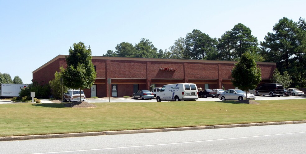 3750 Hewatt Ct, Snellville, GA à louer - Photo de l’immeuble – Image 2 sur 4