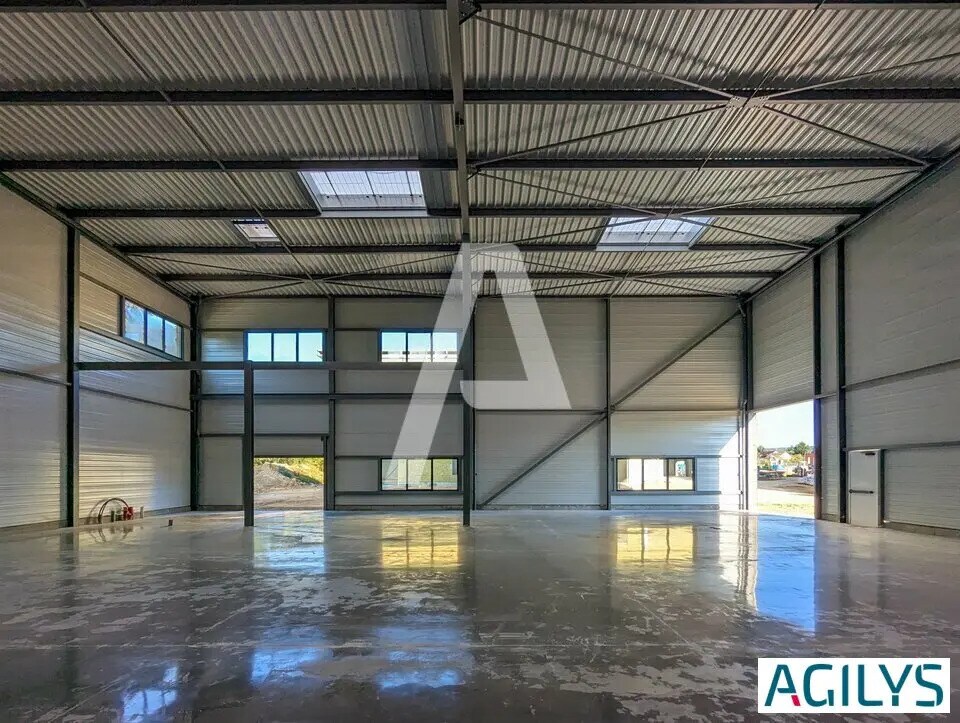 Local d'activités dans Ollainville à vendre Photo intérieure– Image 1 sur 8