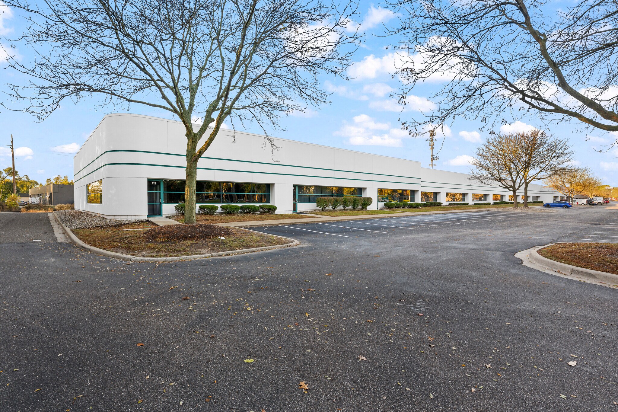 44099 Plymouth Oaks Blvd, Plymouth, MI à louer Photo principale– Image 1 sur 5