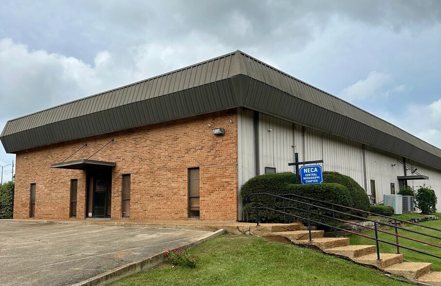 5685 Highway 18 W, Jackson, MS à vendre - Photo de l’immeuble – Image 2 sur 8