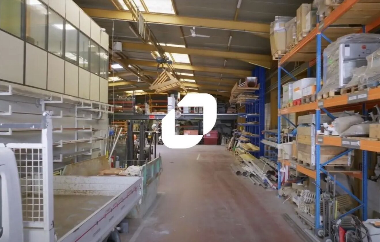 Local d’activités dans Vénissieux à louer Photo intérieure– Image 1 sur 9