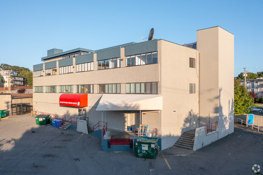1627 Fort St, Victoria, BC à louer - Photo de l’immeuble – Image 2 sur 7