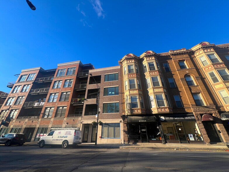 3260 N Clark St, Chicago, IL à louer - Photo de l’immeuble – Image 2 sur 3