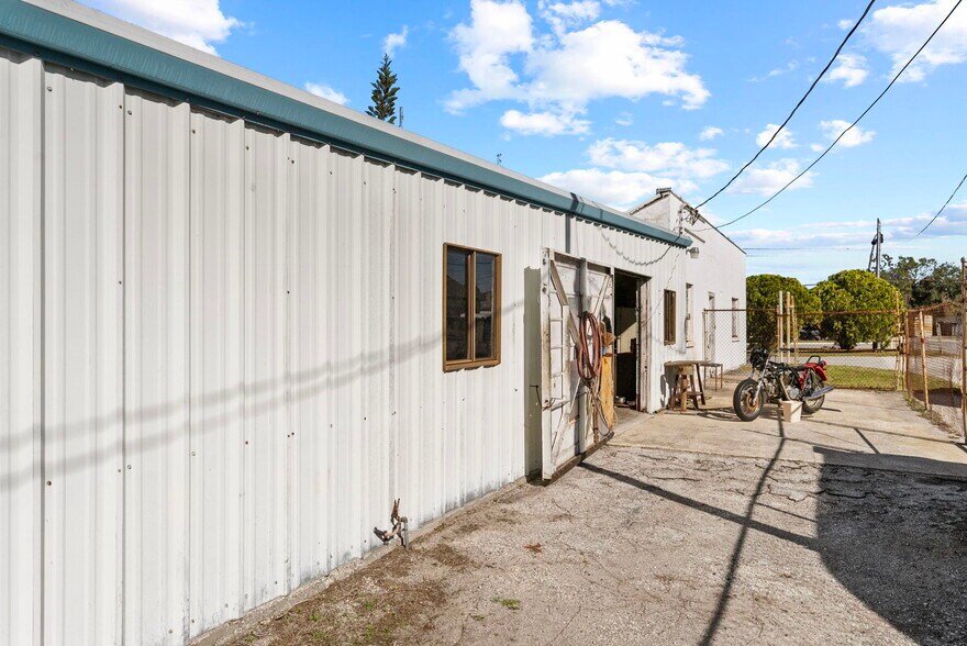 6600 Haines Rd N, Saint Petersburg, FL à vendre - Photo de l’immeuble – Image 3 sur 13