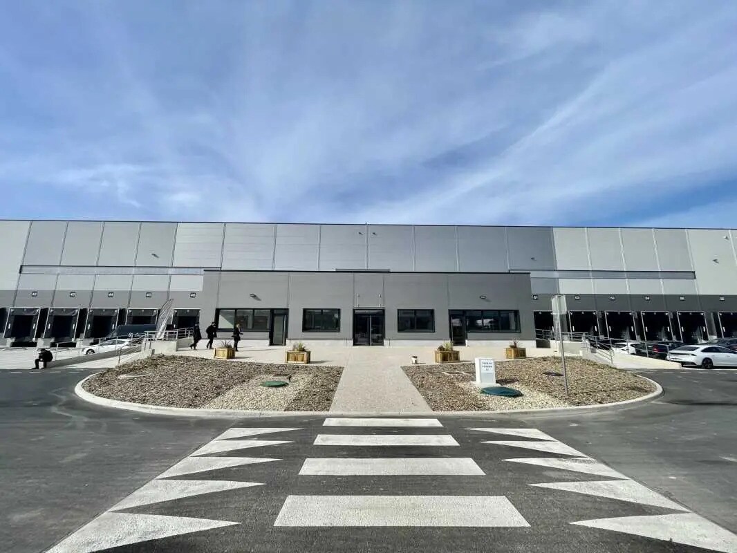 Industriel/Logistique dans Petit-Couronne à louer Photo de l’immeuble– Image 1 sur 24