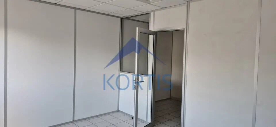 Local d’activités dans Saint-Priest à louer - Photo de l’immeuble – Image 2 sur 9