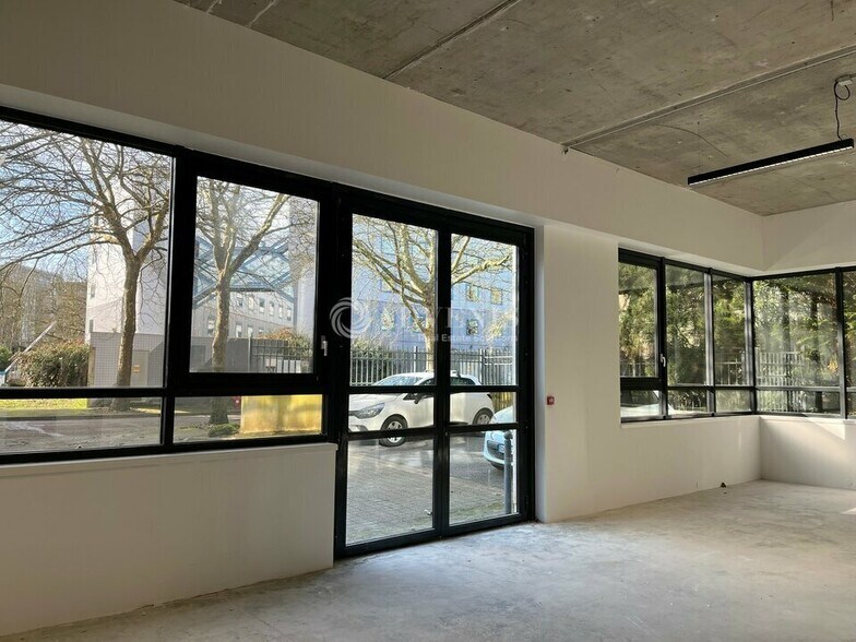 1 Boulevard Des Chênes, Guyancourt à louer - Photo intérieure – Image 2 sur 7