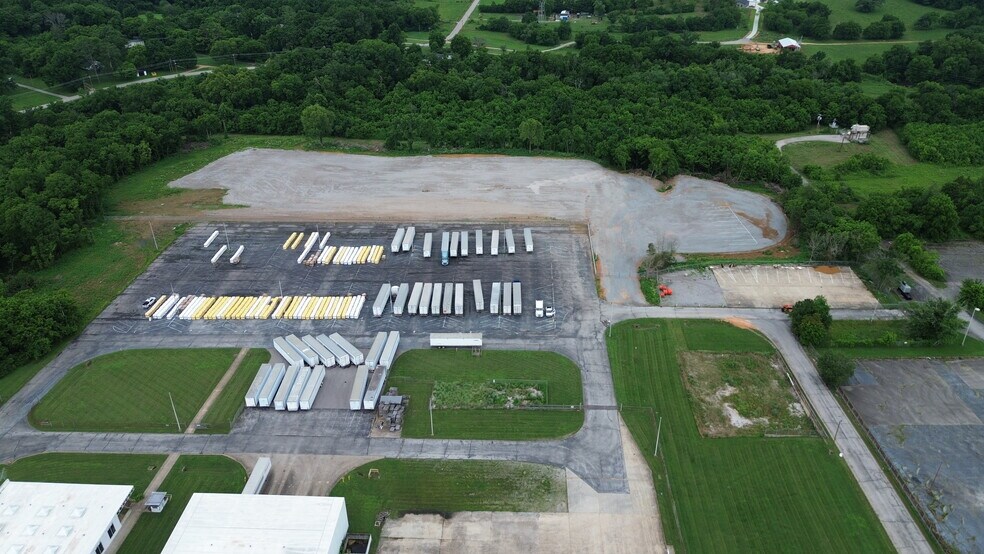 981 Industrial Park Rd, Columbia, TN à louer - Photo de l’immeuble – Image 1 sur 44
