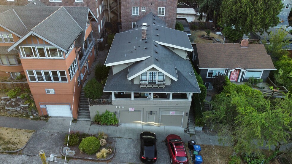 812 E Gwinn Pl, Seattle, WA à vendre - Photo de l’immeuble – Image 2 sur 18