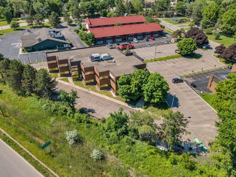 2430 Rochester Ct, Troy, MI à louer - Aérien – Image 3 sur 8