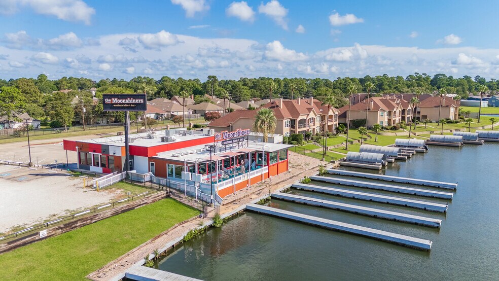 15659 Marina Dr, Montgomery, TX à louer - Photo principale – Image 1 sur 12