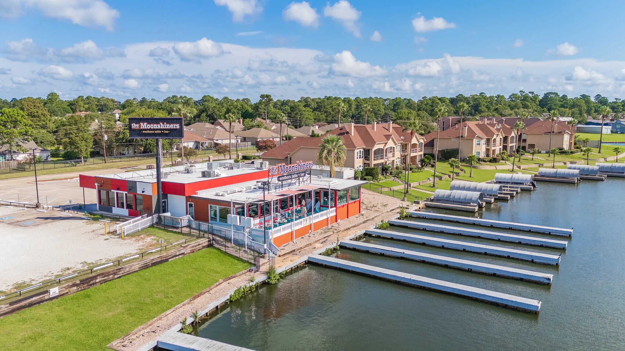 15659 Marina Dr, Montgomery, TX à louer Photo principale– Image 1 sur 13